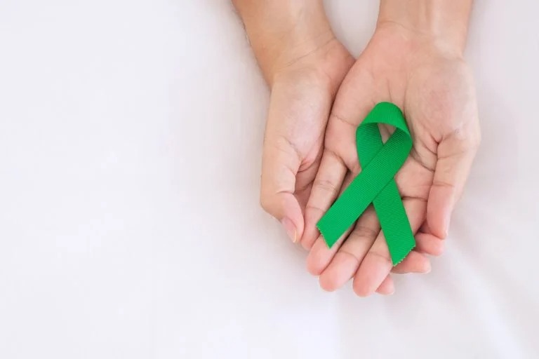 A campanha Janeiro Verde é voltada à conscientização e prevenção do câncer do colo do útero.